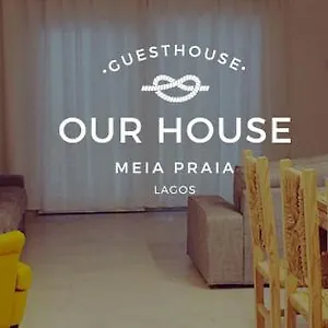 Pensión Our House 